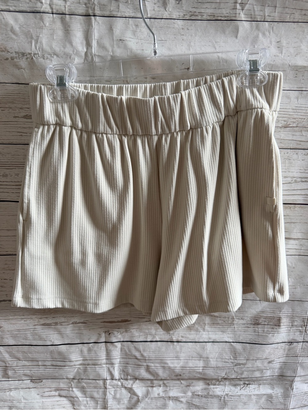 CRZ YOGA Cream Ribbed Elastic-Waist Shorts